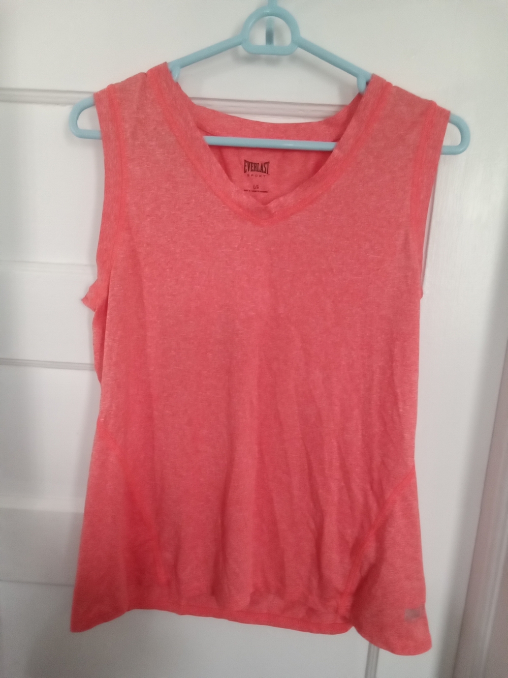 Everlast Women's Coral V-Neck Sleeveless Tank Top